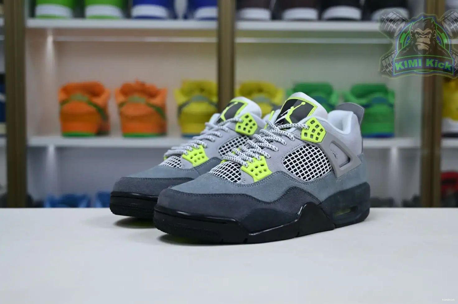 Air retro 4 se'95neon Jordan Kimikick Jordan 0424